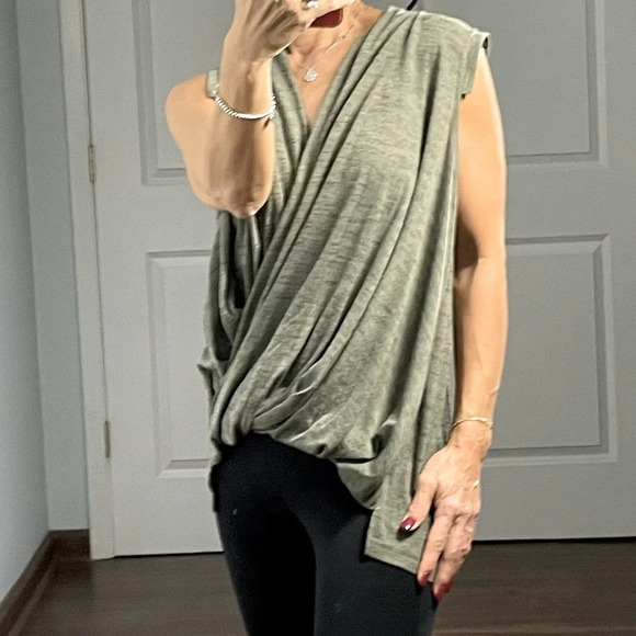 Akemi+Kin Faux Wrap Sleeveless Top size M - Picture 6 of 10